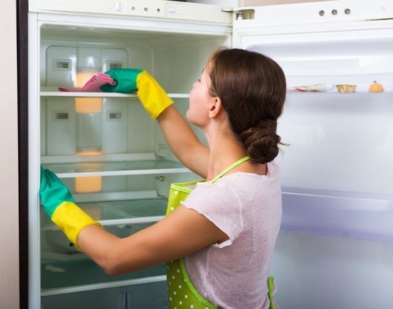 Freeze cleaning women